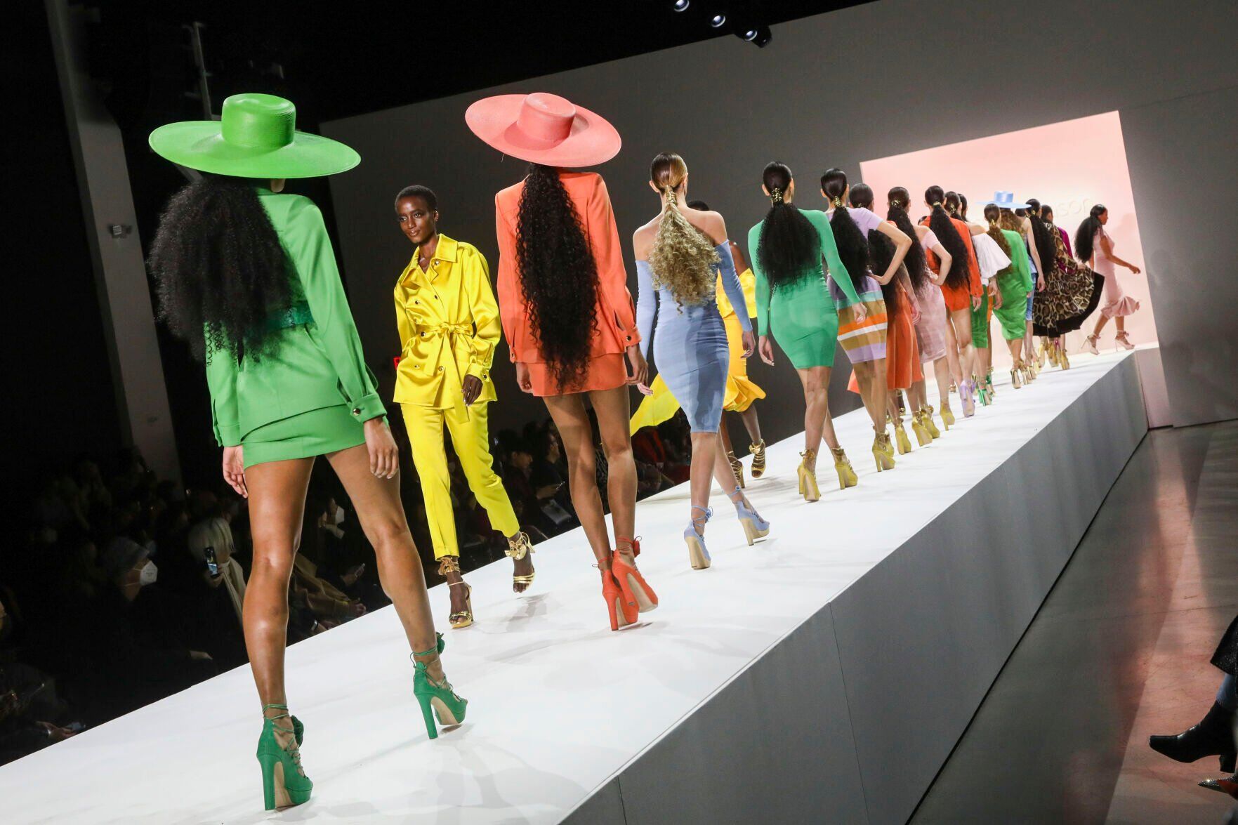 NYFW Fall/Winter 2022 - Sergio Hudson - Front Row